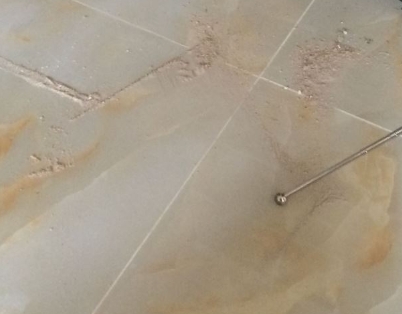 福州瓷砖空鼓维修公司分享粘合剂选择不当在瓷砖铺贴过程中可能导致以下问题