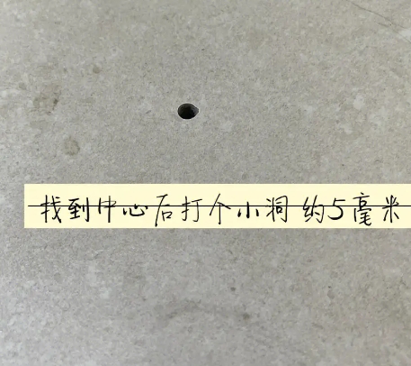 福州瓷砖空鼓维修公司专业解答在瓷砖铺贴过程中，如果砂料搅拌不均匀，将会带来以下问题